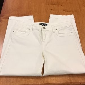 White House Black Market Blanc Capri Jeans sz 4